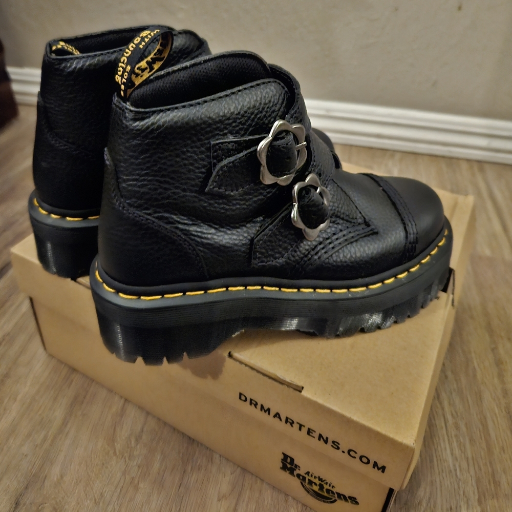 Platform boots